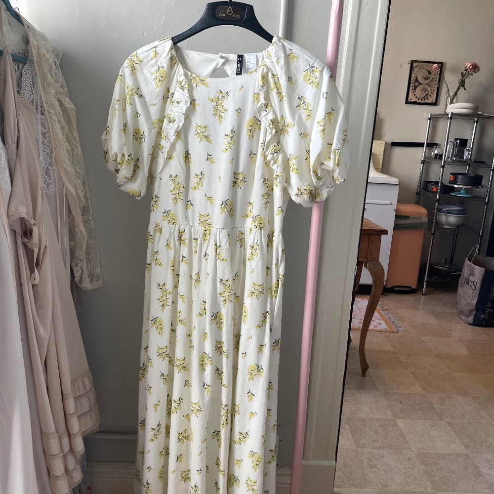 H&M puff sleeve floral midi dress